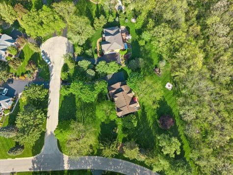 2 Fenview Court Oakwood Hills IL 60013