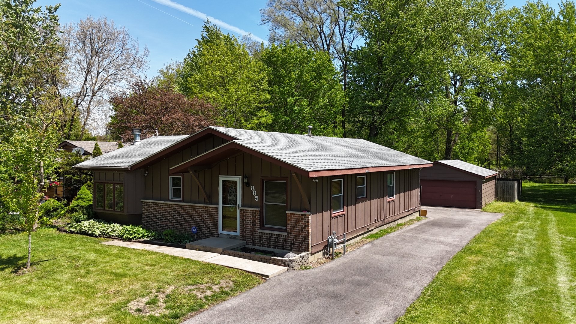 865 Riverside Drive South Elgin IL 60177
