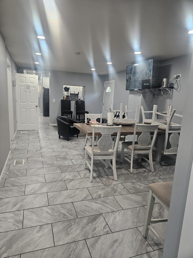 8600 South Muskegon Avenue Chicago IL 60617