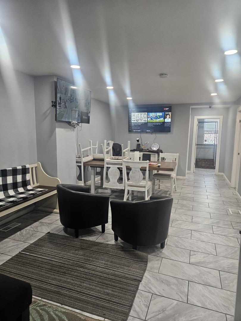 8600 South Muskegon Avenue Chicago IL 60617