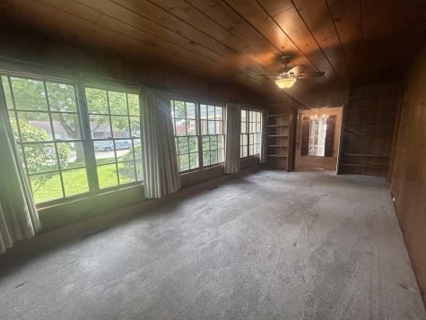 870 Morgan Street Elgin IL 60123