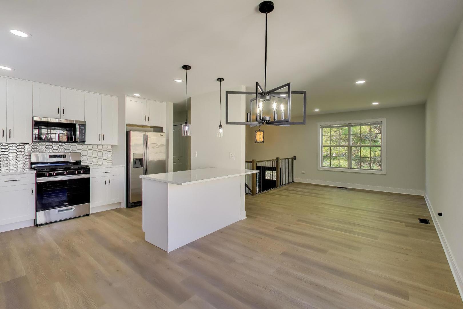 124 Commonwealth Drive Bolingbrook IL 60440