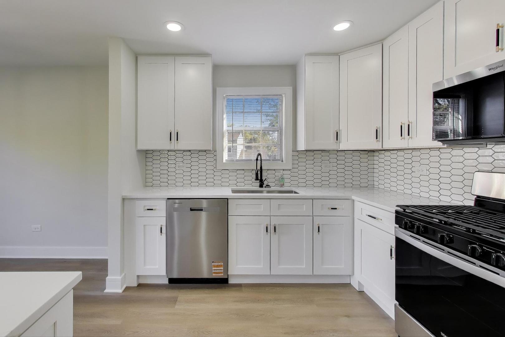 124 Commonwealth Drive Bolingbrook IL 60440