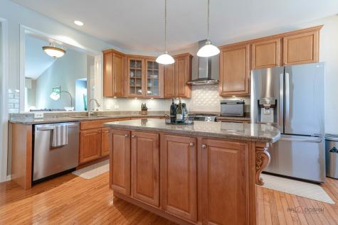 2 Tiverton Court Algonquin IL 60102