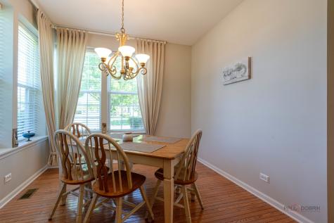 2 Tiverton Court Algonquin IL 60102