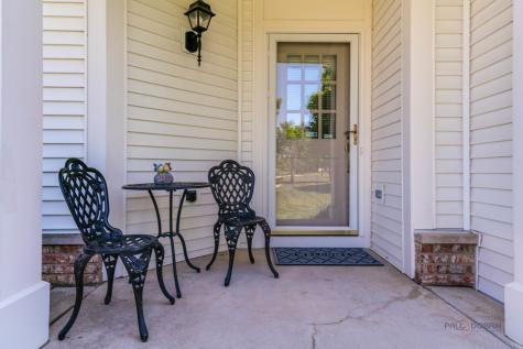 2 Tiverton Court Algonquin IL 60102
