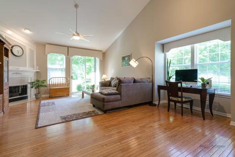 2 Tiverton Court Algonquin IL 60102