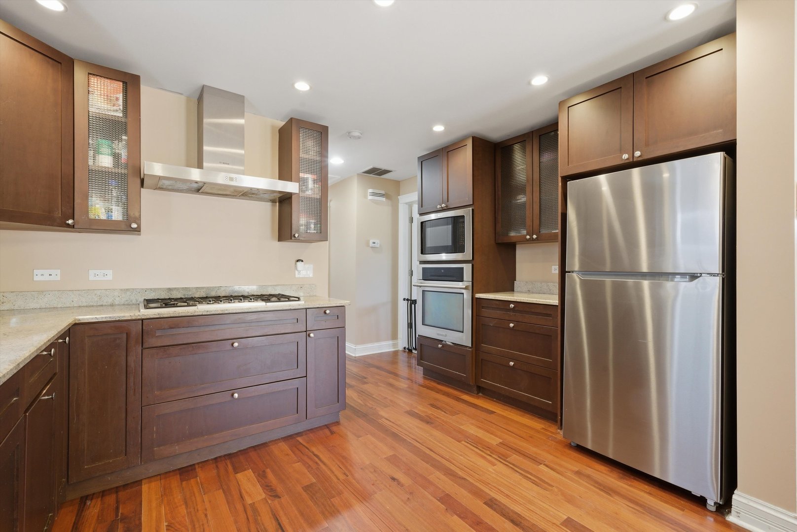 3859 North Cumberland Avenue Chicago IL 60634