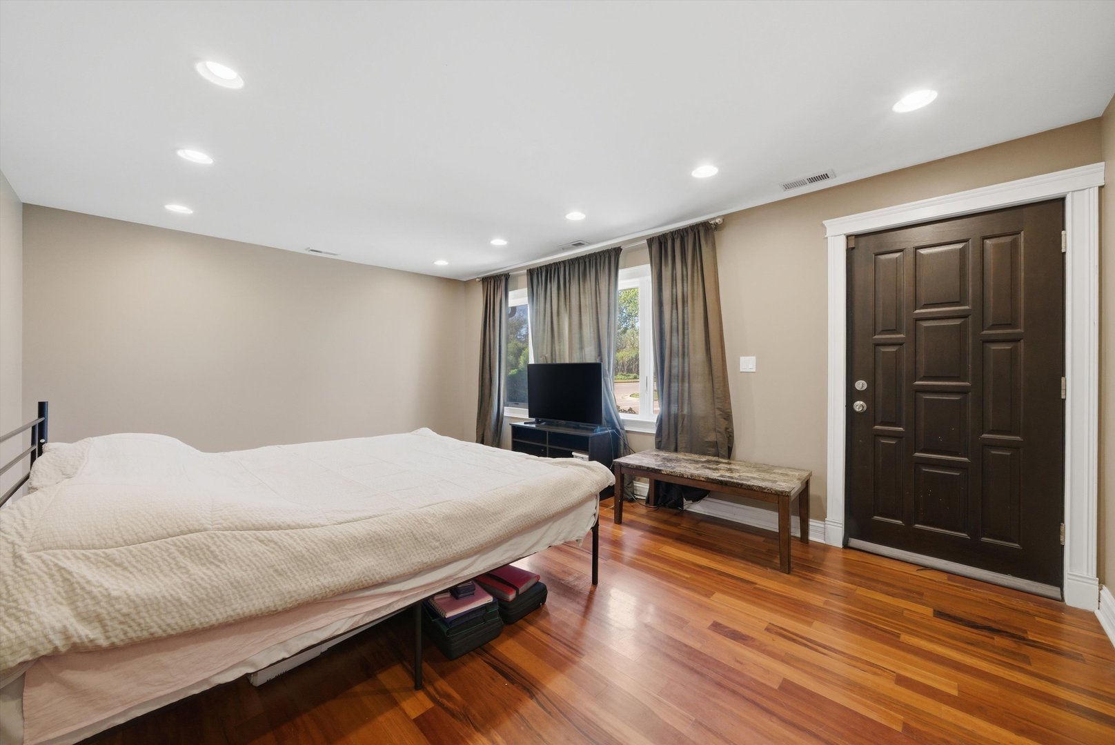 3859 North Cumberland Avenue Chicago IL 60634