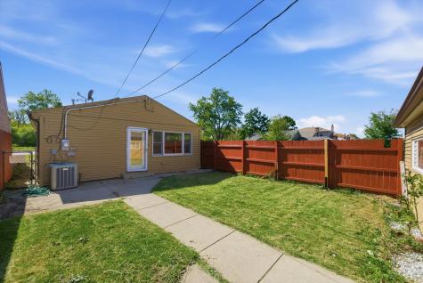 3859 North Cumberland Avenue Chicago IL 60634