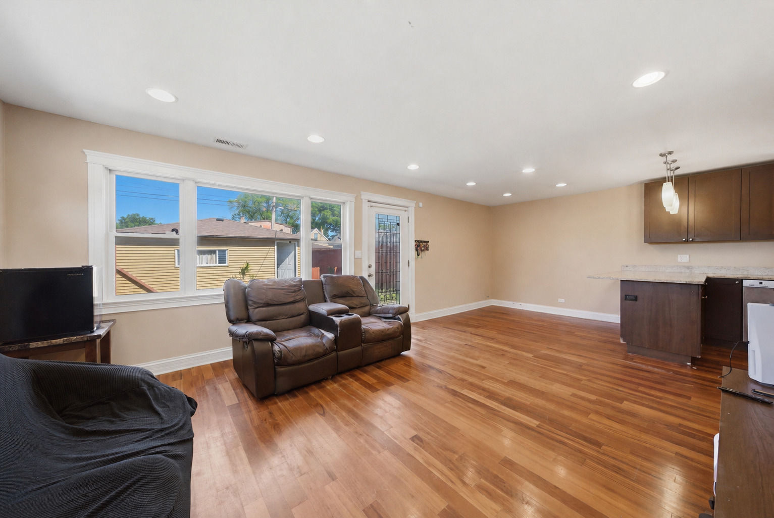 3859 North Cumberland Avenue Chicago IL 60634