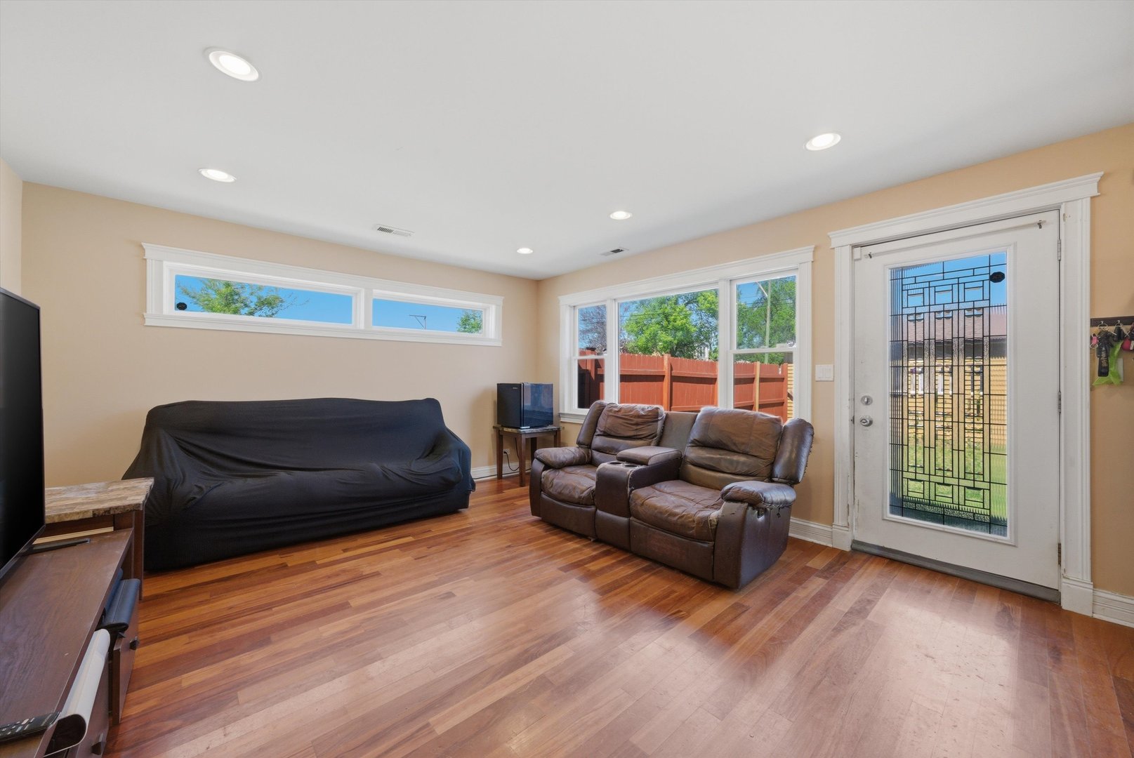 3859 North Cumberland Avenue Chicago IL 60634