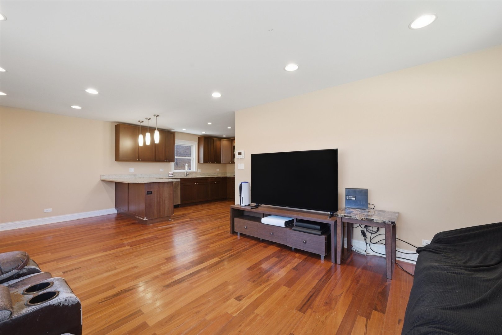 3859 North Cumberland Avenue Chicago IL 60634
