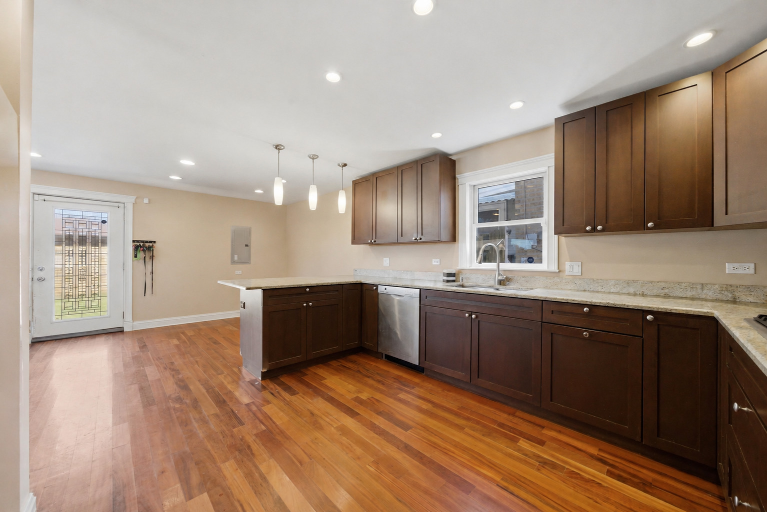 3859 North Cumberland Avenue Chicago IL 60634