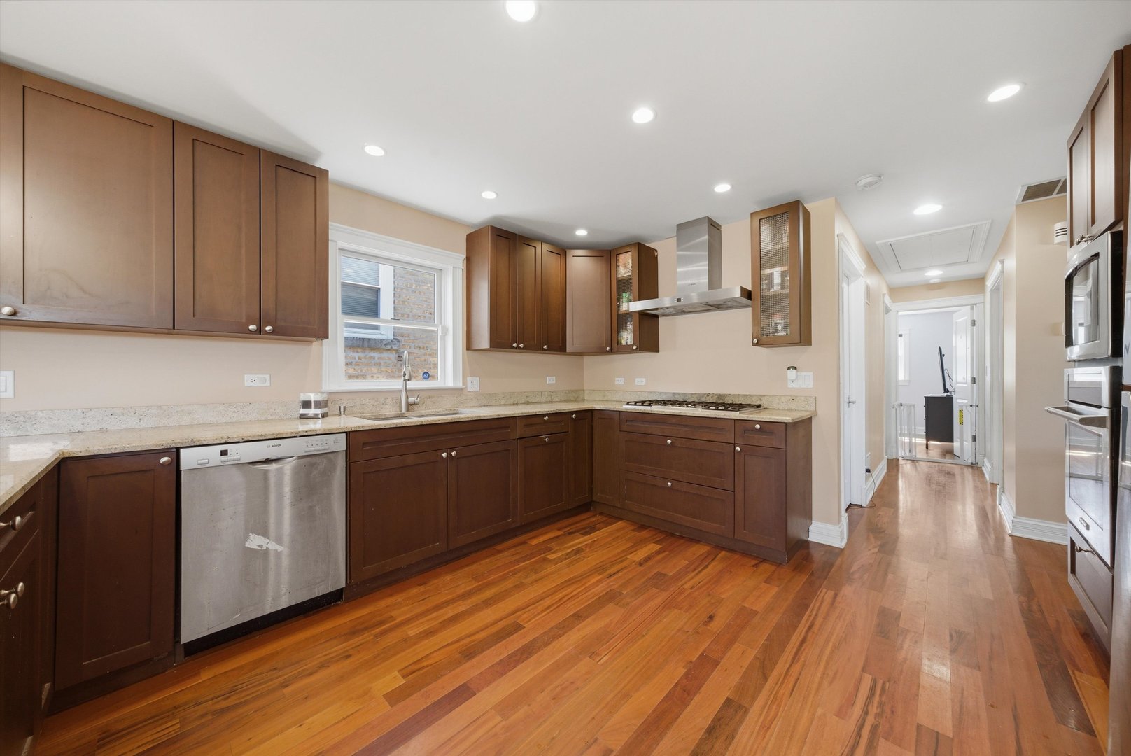 3859 North Cumberland Avenue Chicago IL 60634