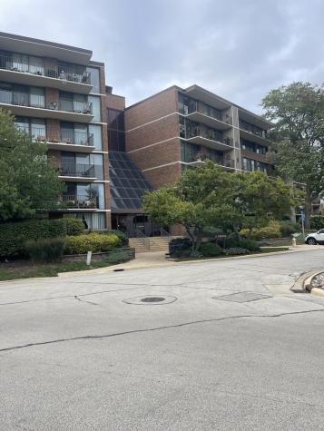 2 South Atrium Way Elmhurst IL 60126