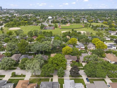 848 South Hillcrest Avenue Elmhurst IL 60126