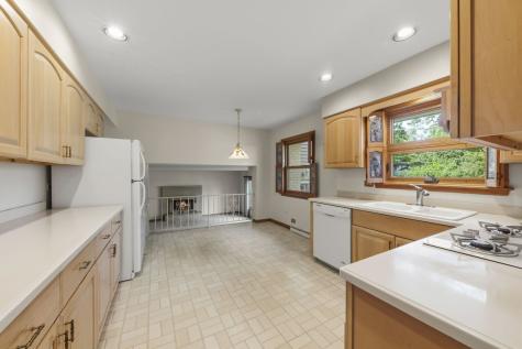 848 South Hillcrest Avenue Elmhurst IL 60126