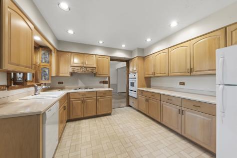 848 South Hillcrest Avenue Elmhurst IL 60126