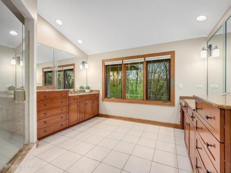 13001 Ravine Drive Lemont IL 60439
