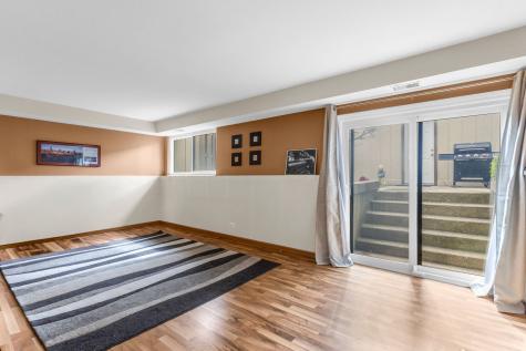 563 North Woodfield Trail Roselle IL 60172