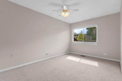 563 North Woodfield Trail Roselle IL 60172