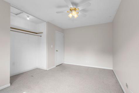 563 North Woodfield Trail Roselle IL 60172