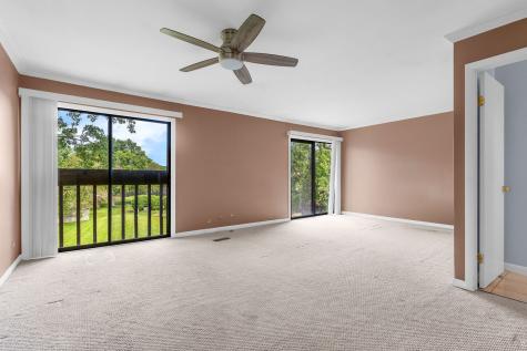 563 North Woodfield Trail Roselle IL 60172