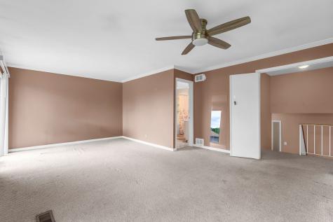 563 North Woodfield Trail Roselle IL 60172