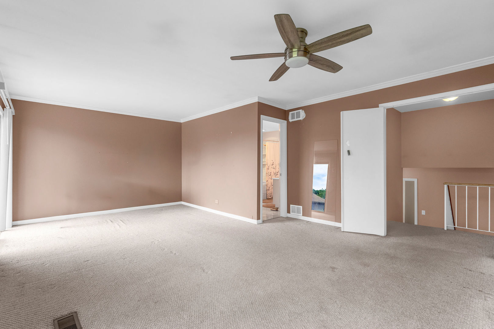 563 North Woodfield Trail Roselle IL 60172