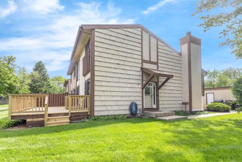 563 North Woodfield Trail Roselle IL 60172