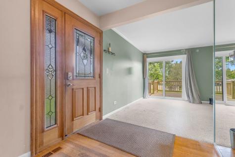 563 North Woodfield Trail Roselle IL 60172