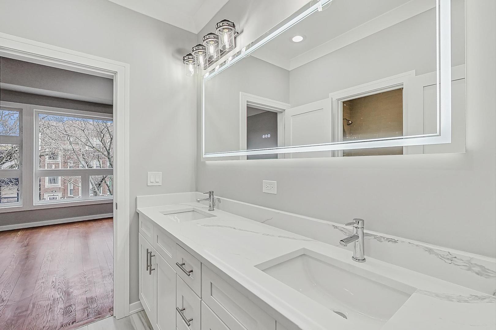 6626 South Ingleside Avenue Chicago IL 60637