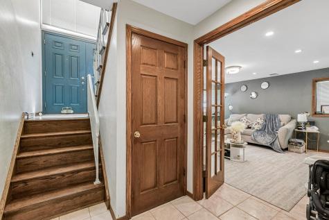 774 Polynesian Drive Des Plaines IL 60016