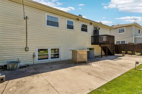 774 Polynesian Drive Des Plaines IL 60016