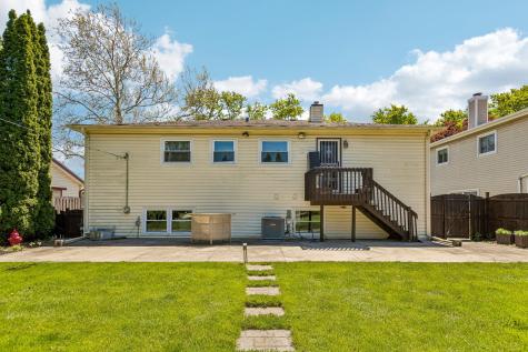 774 Polynesian Drive Des Plaines IL 60016