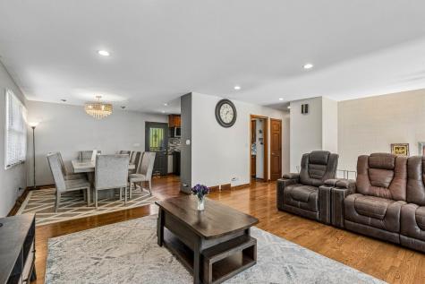 774 Polynesian Drive Des Plaines IL 60016