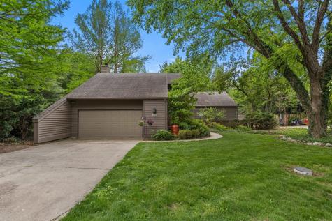 905 Barclay Court Champaign IL 61821