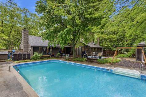 905 Barclay Court Champaign IL 61821