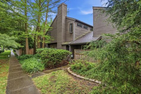 905 Barclay Court Champaign IL 61821