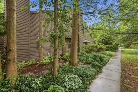 905 Barclay Court Champaign IL 61821