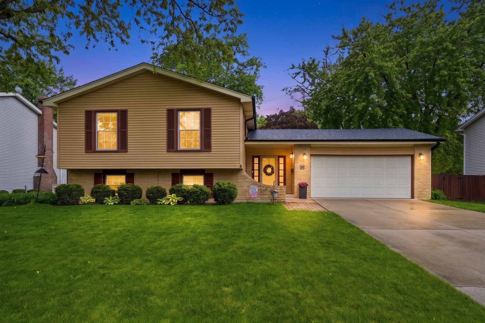 1940 Brentwood Lane E Wheaton IL 60189
