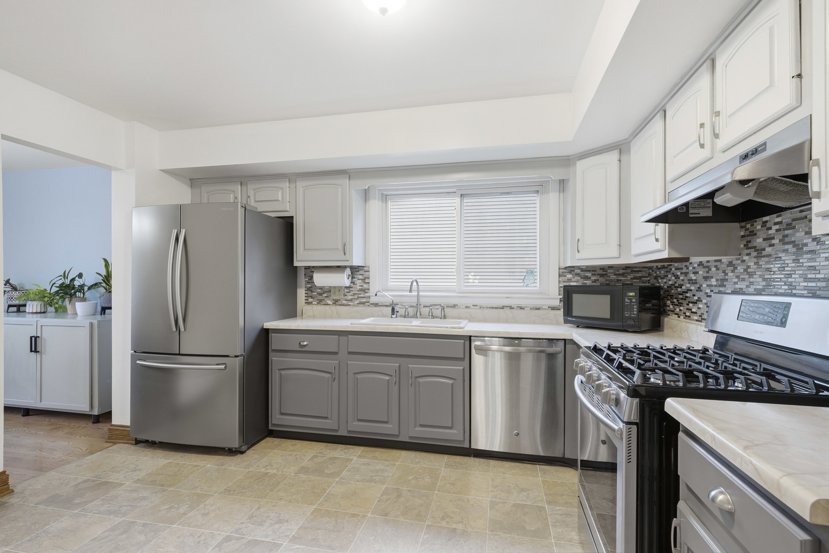 1940 Brentwood Lane E Wheaton IL 60189