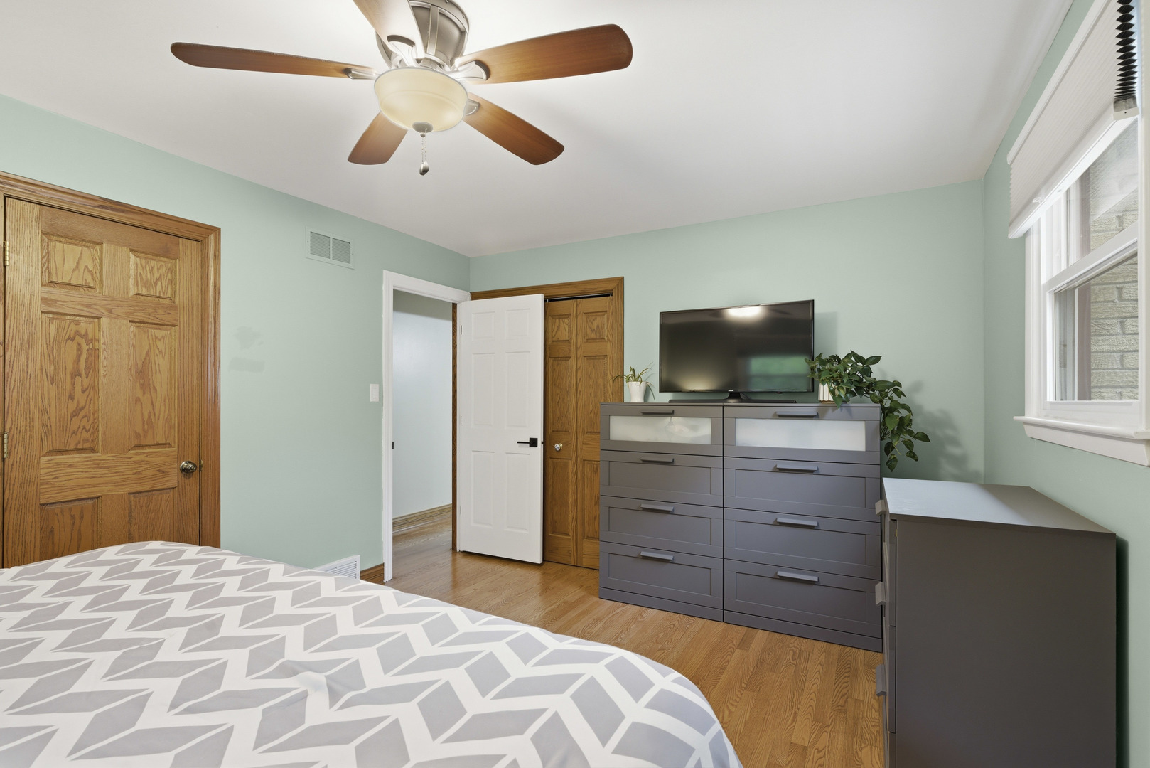 1940 Brentwood Lane E Wheaton IL 60189