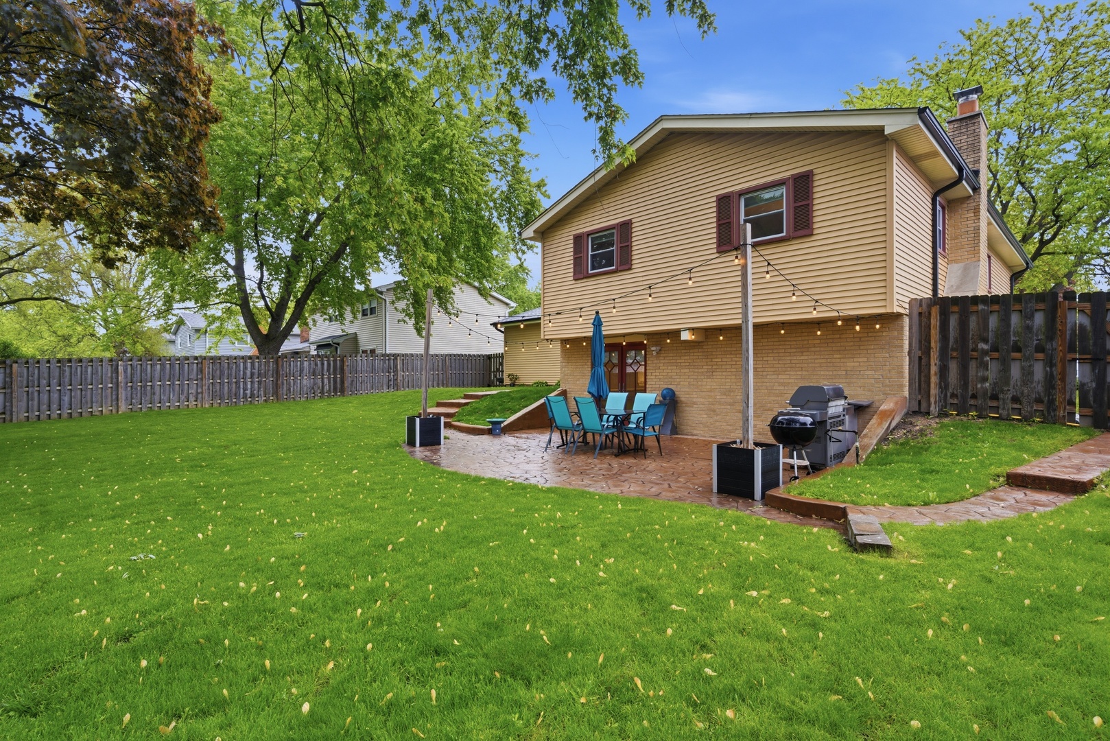1940 Brentwood Lane E Wheaton IL 60189
