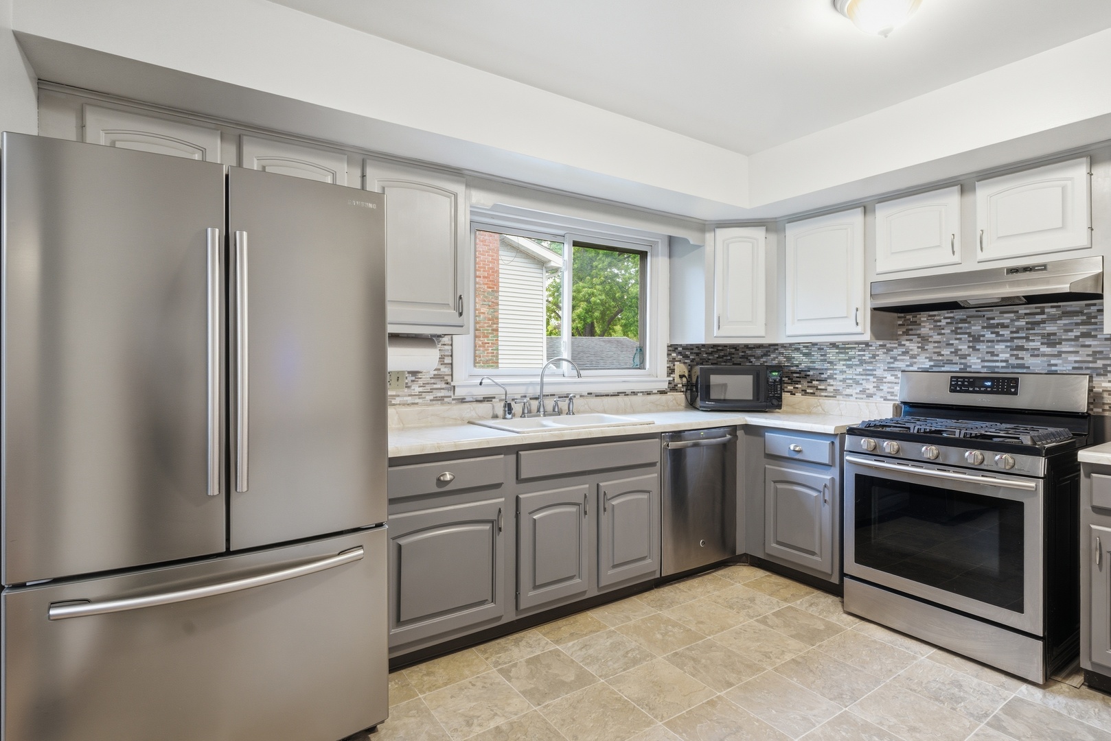 1940 Brentwood Lane E Wheaton IL 60189