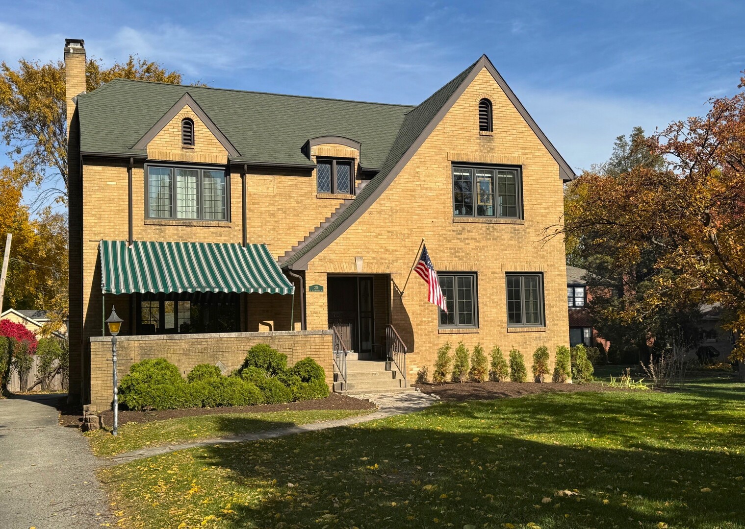 219 East Saint Charles Road Elmhurst IL 60126