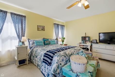 1017 Wheatland Drive Crystal Lake IL 60014