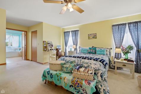 1017 Wheatland Drive Crystal Lake IL 60014