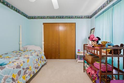 1017 Wheatland Drive Crystal Lake IL 60014